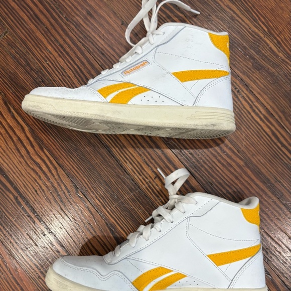 Reebok Vintage High tops White Yellow Women’s Sz 7 Sneakers - Picture 2 of 8